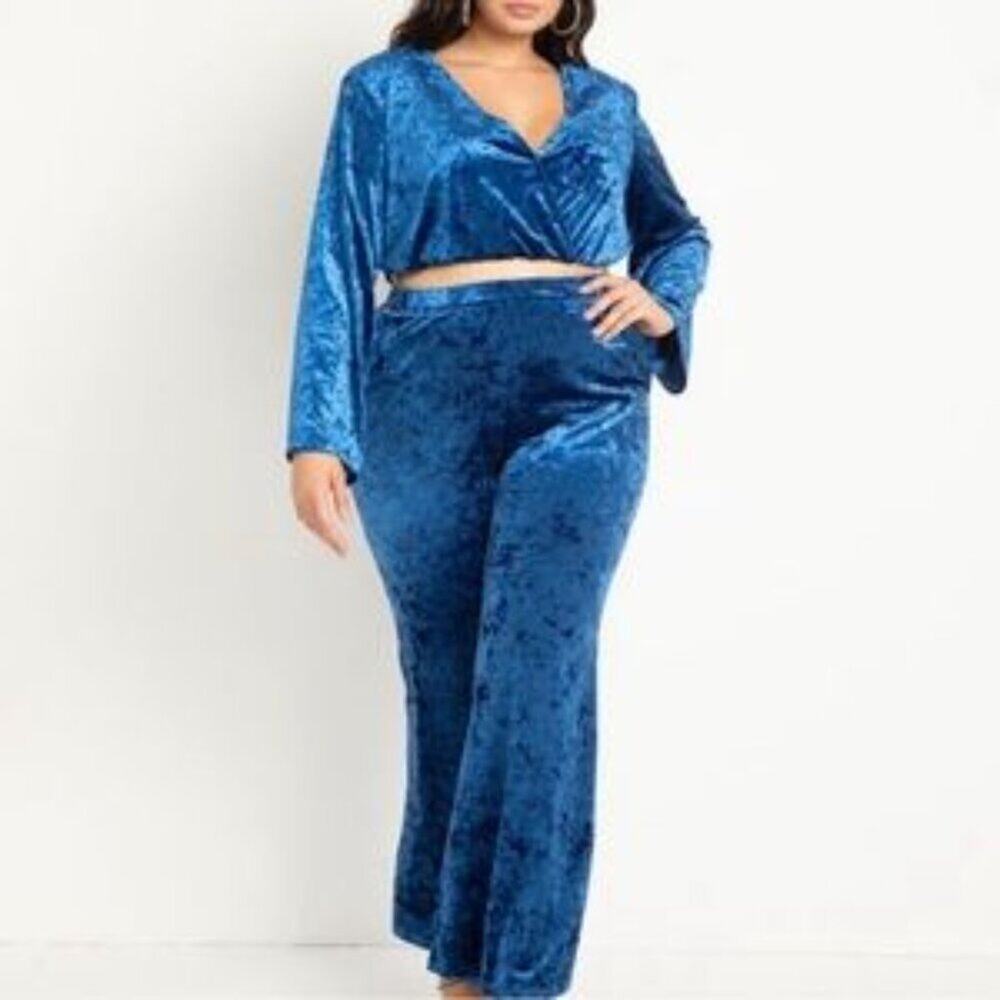 Eloquii Blue Crushed Velvet Flared Leg Crop Top Set Night out Size 26/28